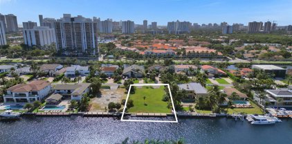 466 Holiday Dr, Hallandale Beach