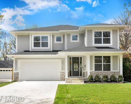 908 LLOYD, Royal Oak
