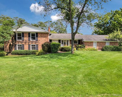 530 WHITEHALL, Bloomfield Hills