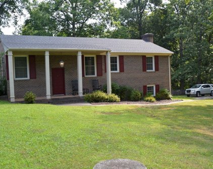 205 Woodland Place, Farmville