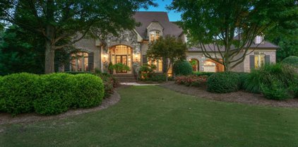 868 Middle Fork Trail, Suwanee
