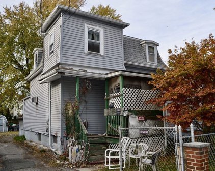 11 Sellon Place, Somerville