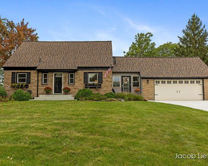 143 Ivanhoe Avenue NE, Grand Rapids