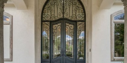 8 Bishops Green, San Antonio