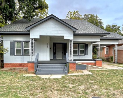 220 W 18th, Ada