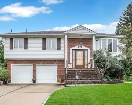 273 Fairfield Avenue, Carle Place