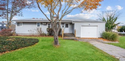 3 Newton Street, Sayville