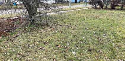 221 Lester Avenue, Dowagiac