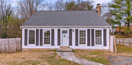 13700 Mahoney Dr, Woodbridge