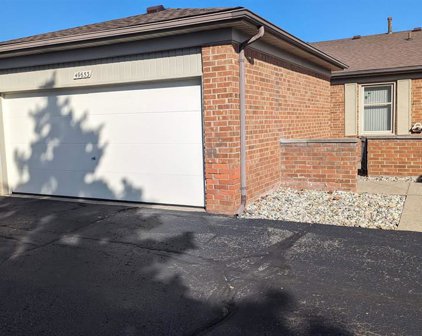 49653 Hamilton, Shelby Twp