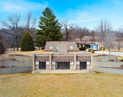 1676 Amana Nw Road, Swisher