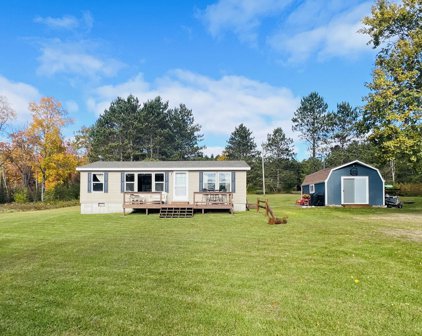 9906 Lakeview Road, Evart