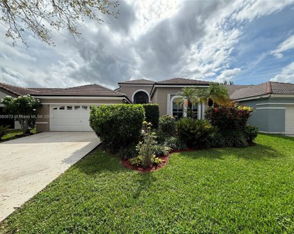 495 Carrington Ln, Weston