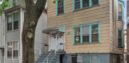 1738 W Roscoe Street, Chicago
