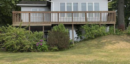 6637 Lake Road, Twin Lake