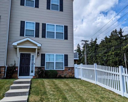 701 Blossom Dr, Hanover