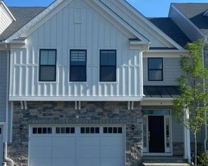15 Saratoga Dr, Warren Twp.