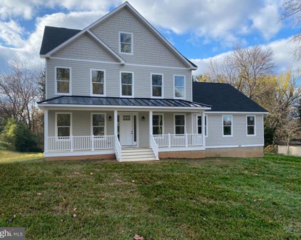 5955 Colchester Rd, Fairfax