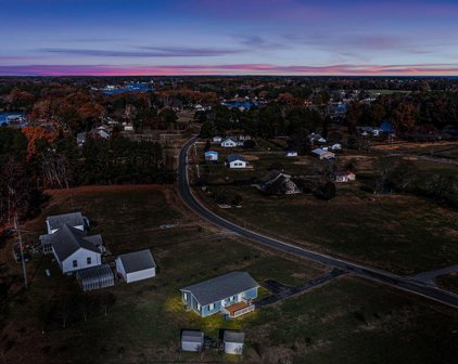 215 Harbor Drive, Reedville