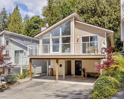 464 Beatrice Street Lane, Port Moody