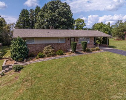 2805 27th Ne Street, Hickory