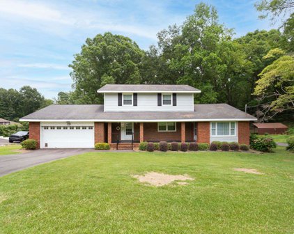 122 Windy Hill Road, Rainbow City