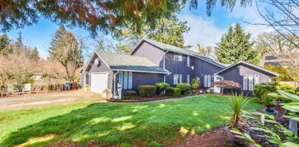 201 NE DONELSON ST, Hillsboro