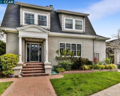 2943 Hillegass Ave, Berkeley
