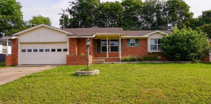 1902 E 11th, Ada