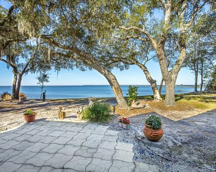 41 S Bay Shore Dr, Eastpoint