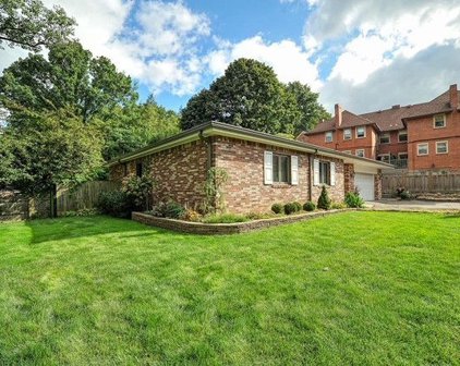 5627 Beacon Street, Squirrel Hill