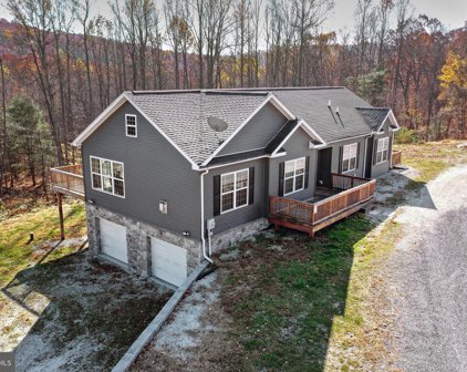 24 Pine Ridge Rd, Bendersville