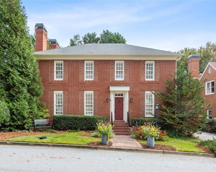 1209 Village Ne Run, Brookhaven