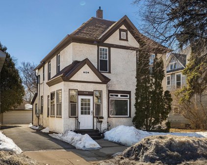 708 Randolph Avenue, Saint Paul