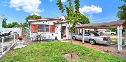 727 E 26th St, Hialeah