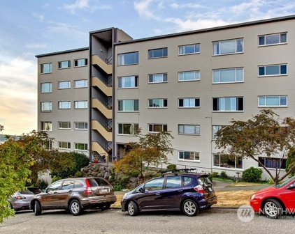 919 2nd Avenue W Unit #205, Seattle