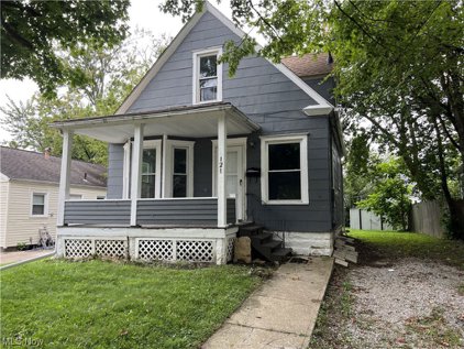 121 Taft Avenue, Elyria
