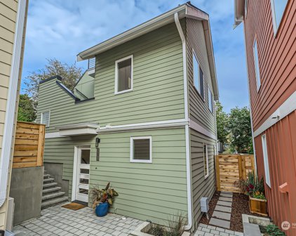 4124 Woodland Park Avenue N Unit #B, Seattle