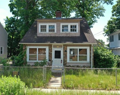 85 Brookline Avenue, Bloomfield