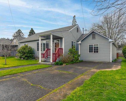 708 7th Av