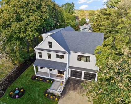 141 Pleasant Street, Lexington