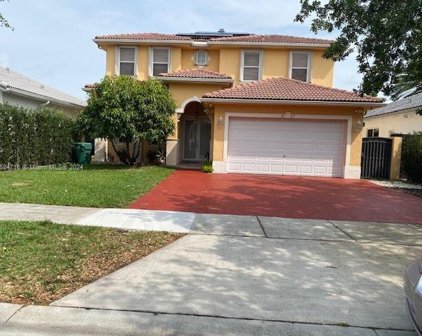 8767 Nw 139th Ter, Miami Lakes