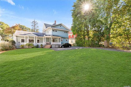 365 Lakeview Avenue, Rockville Centre