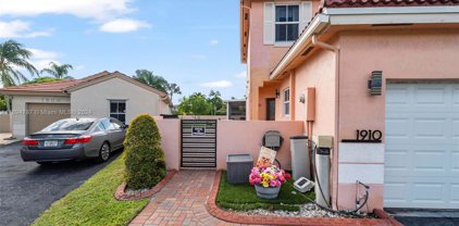 1910 Nw 190th Ave, Pembroke Pines