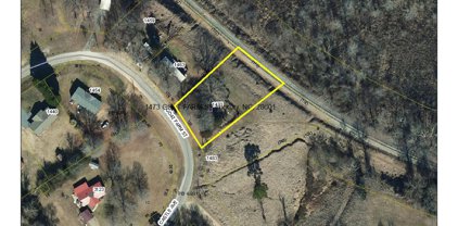 1473 Goat Farm  Street, Hickory