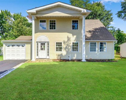 59 Abbot Lane, Hicksville