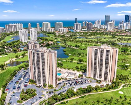 20335 W Country Club Dr Unit #302, Aventura