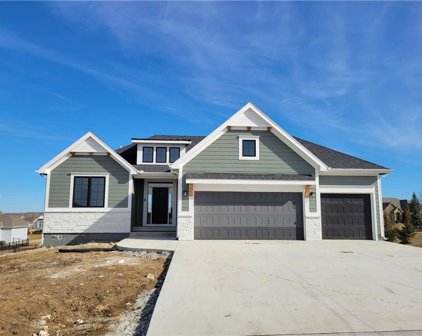 6633 Belmont Drive, Shawnee