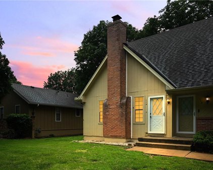 114 SW Robin Road, Lee's Summit