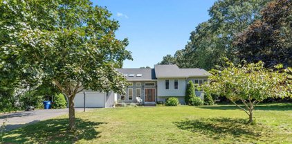 38 Rock Ridge Road, Westerly